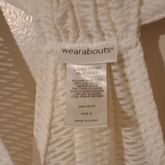 Chic White Swinsuit Cover Up with a halter neckline - Picture 2 of 4